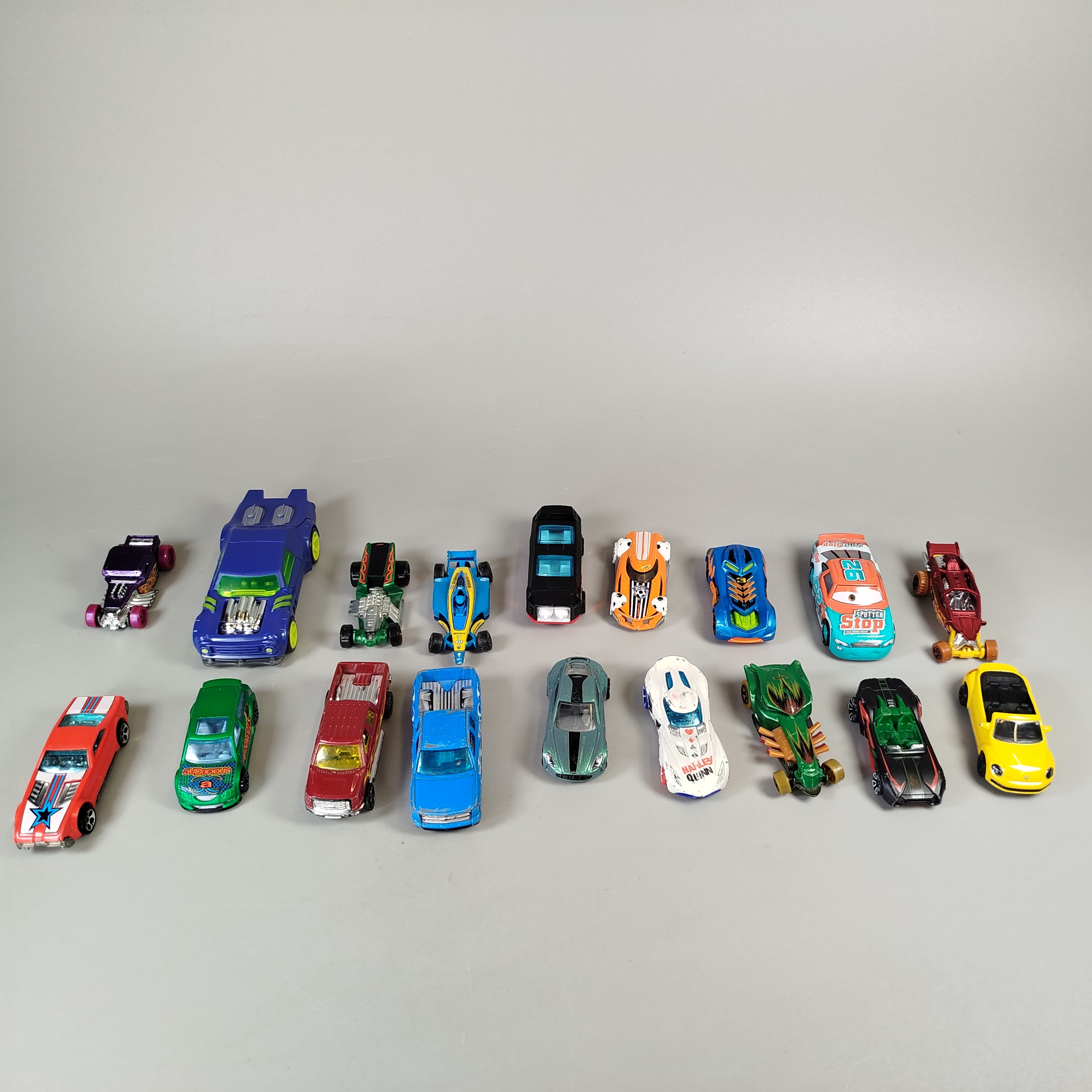 Mattel Hot Wheels Set von 18 Autos, Disneys Cars, gut